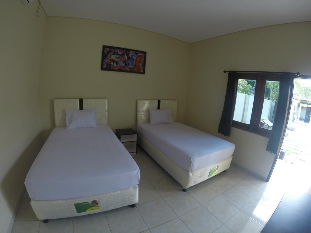 Deka Homestay Mataram Esterno foto