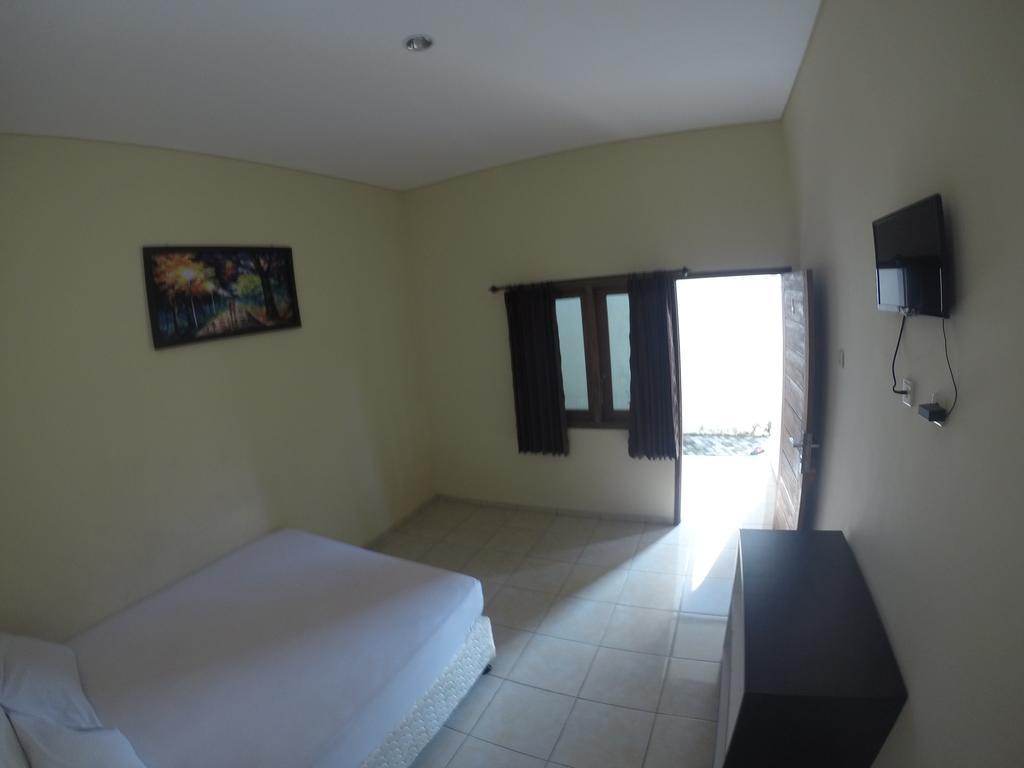 Deka Homestay Mataram Esterno foto