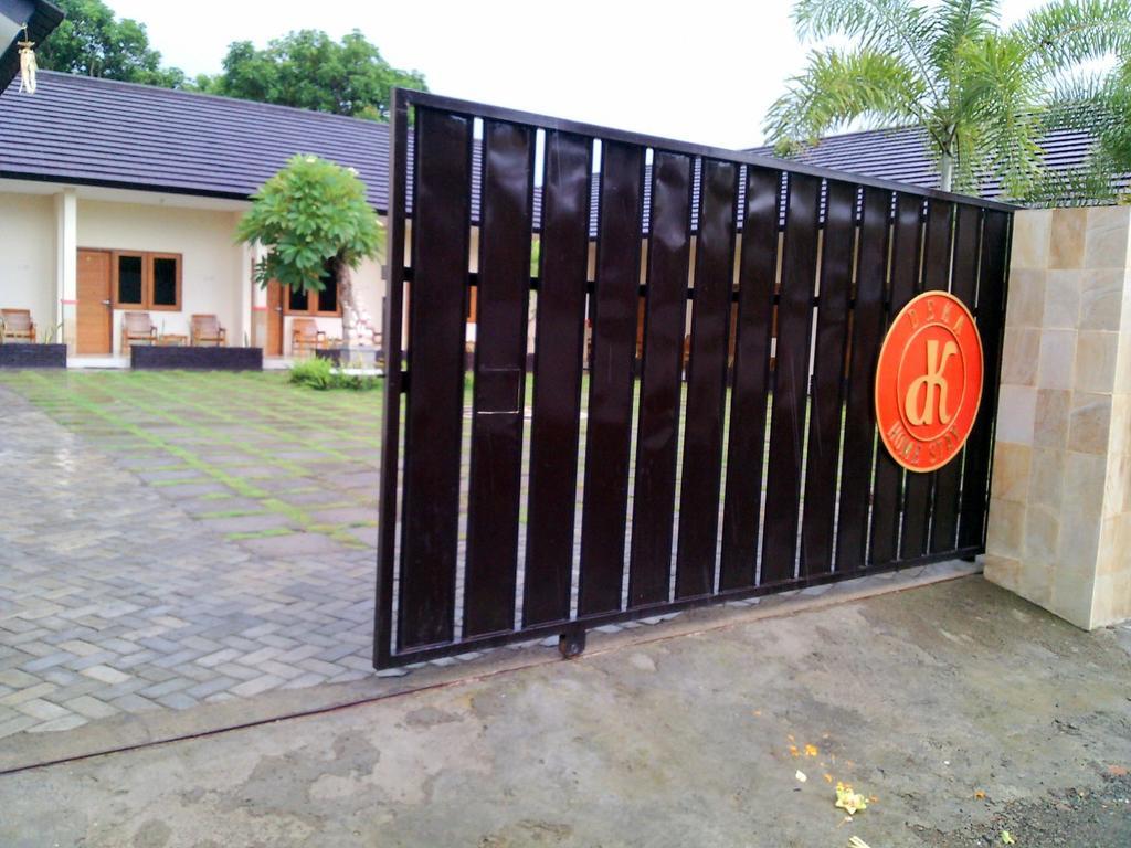 Deka Homestay Mataram Esterno foto