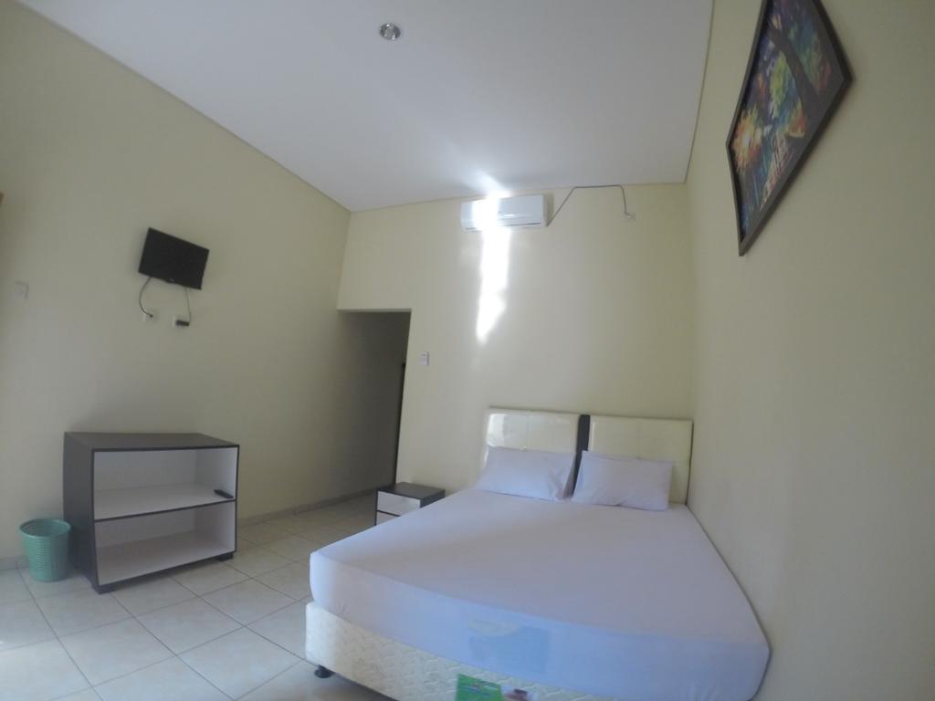 Deka Homestay Mataram Esterno foto