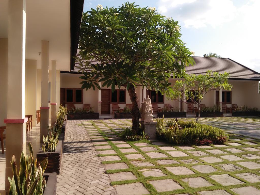 Deka Homestay Mataram Esterno foto